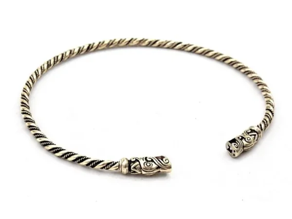Torque viking Gotland – Collier nordique en métal inspiré des fouilles