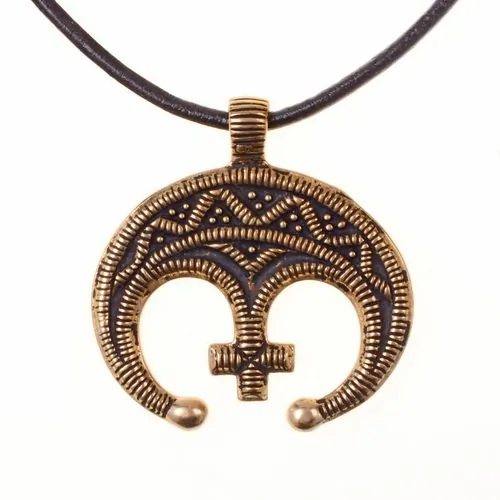 lunula-mit-kreuz Amulette Lunitsa croix – Pendentif slave en bronze symbolique